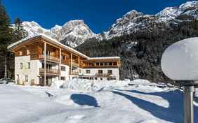 Nur wenige Schritte von der Talstation entfernt liegt die Residence Reissenschuh im Pflerschtal - Foto: Helmuth Rier